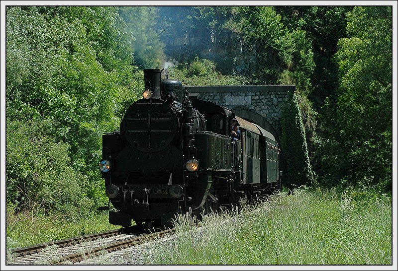 GKB Plandampfzug R 8441 von Graz nach Kflach am 18.5.2007 mit 629.01 bespannt, beim Verlassen des Tunnels nach Rosental a.d. Kainach kurz vor dem Zielbahnhof Kflach.