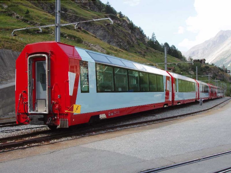 Glacier Express wagen in Zermatt. 06.08.07