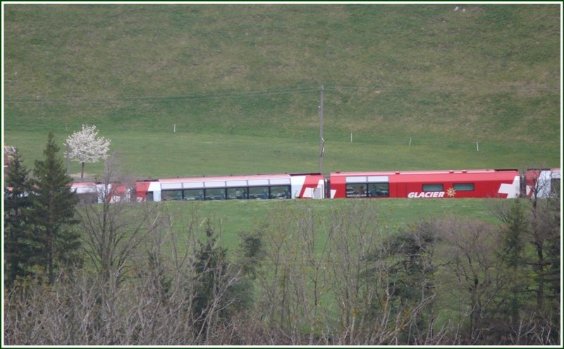 GlacierExpress zwischen Bonaduz und Reichenau-Tamins. (16.04.2009)