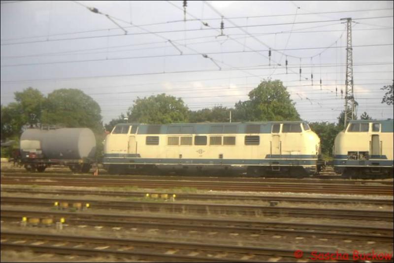 Gleich zwei griechische V200 standen im Sommer 2002 in Bad Kleinen.
Von dort wurden sie wenig spter zur PEG nach Pritzwalk berfhrt.