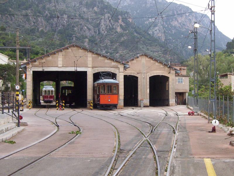 Gleisharfe vor dem Strassenbahndepot von Soller. Aufnahme am 6.5.2006