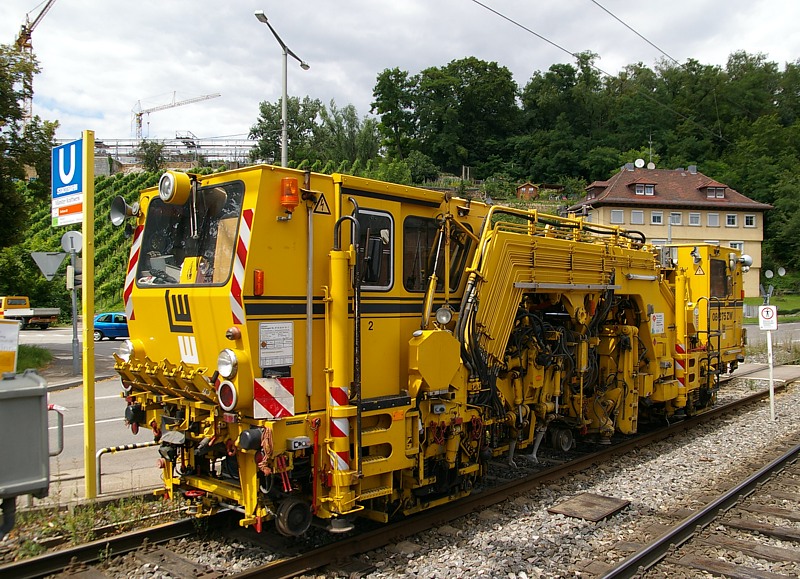 Gleisstopfmaschine Plassermatic 08-275 ZW der Firma Leonhard Weiss an der Stadtbahnhaltestelle Mnster-Kraftwerk der Linie U 14 der SSB-AG. Foto vom 25. Juli 2009.