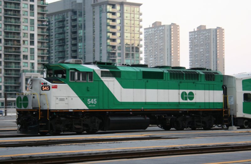 GO-Transit GP38 545 am 14.8.2009 in der Union Station in Toronto.