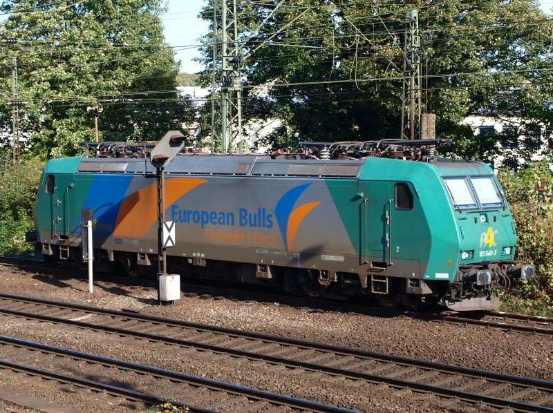 G�nnt sich ein P�uschen in der Herbstsonne, 185 549-3  European Bulls  der Rail4Chem war heute am 20.10.09 in Aachen West zu sehen.  