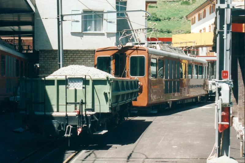 Gornergratbahn GmP mit Bhe 4/4 3062, Talstation Zermatt im Juli 1997