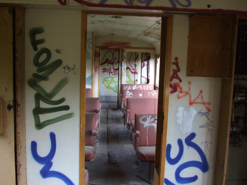 Grausamer Zustand einer der BR 515 am BW GE-Bismarck.