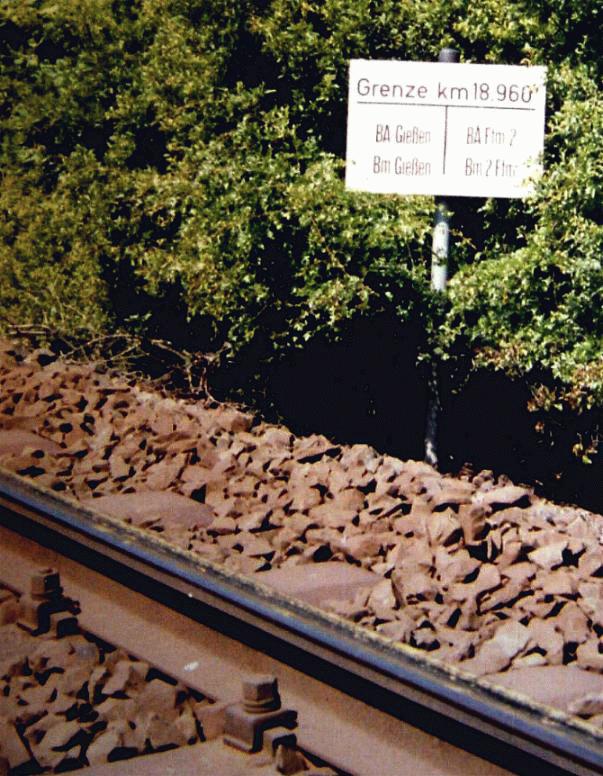Grenze zur Bahnmeisterei Gieen kurz hinter Usingen Richtung Wilhelmsdorf, 1. Hlfte der 1980iger Jahre.