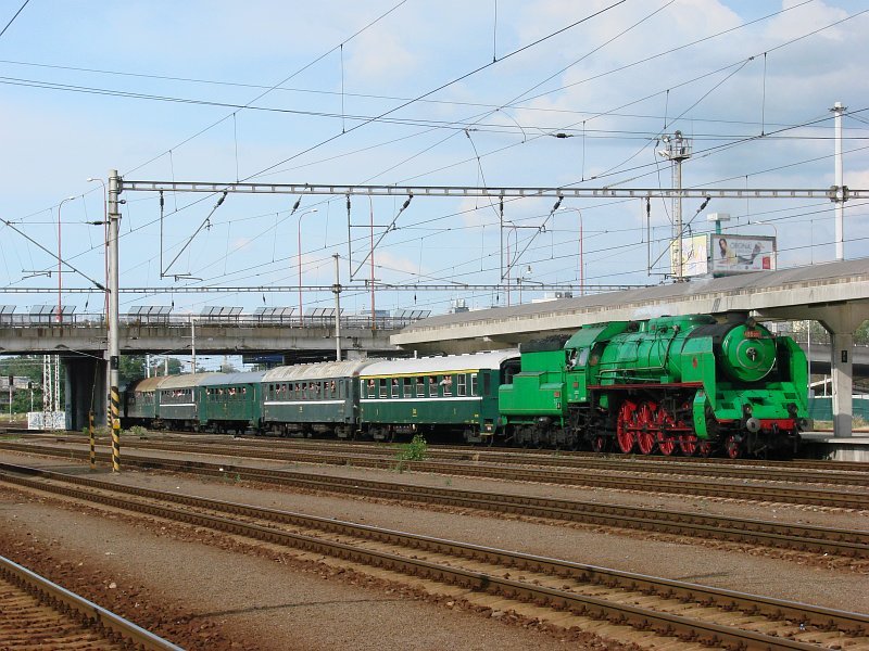 Grner Anton 486.007 und 310.23 am 14.06.2008 in Bratislava Petrzalka