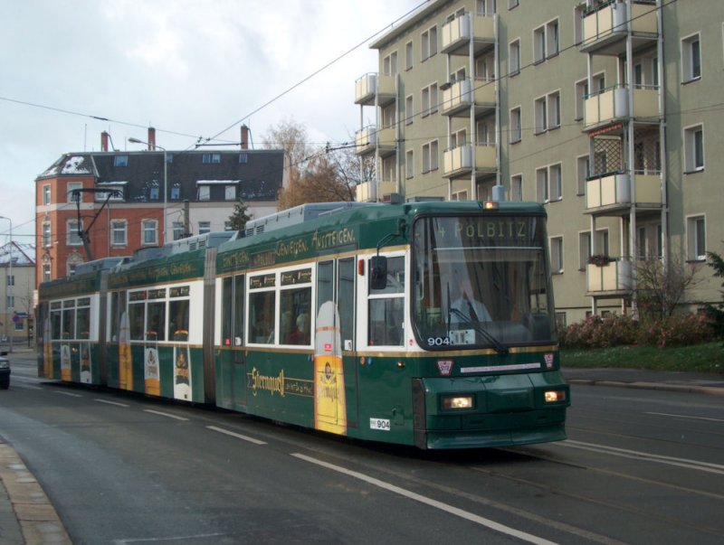 GT6N - Tw 904 an der Haltestelle Lindenhof.
(3.11.2006)