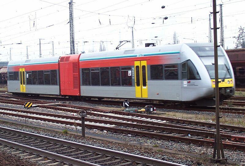 GTW2/6 509 106 verlt am 08.12.2004 Hanau Hbf. nach Friedberg