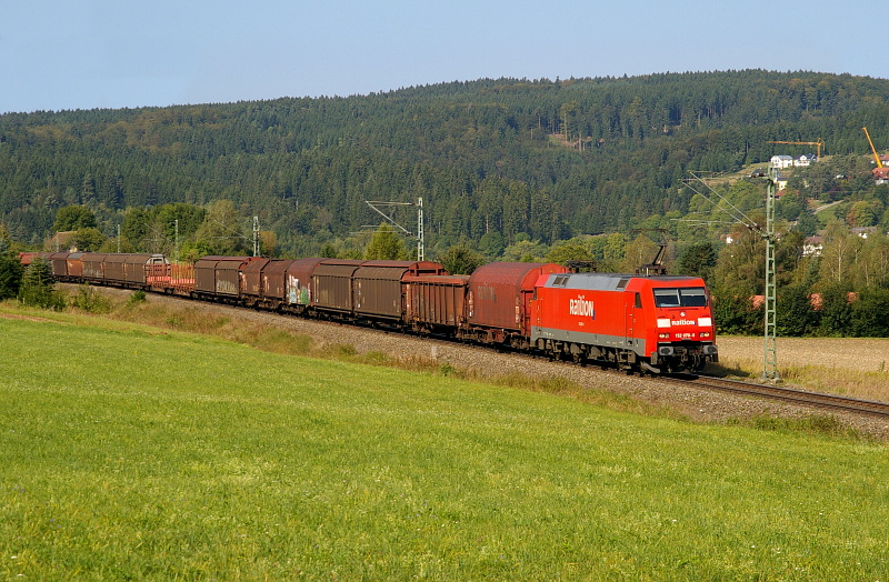 Gterverkehr auf der Gubahn: 152 070 ist am 10. September 2009 mit dem FE 44696 (Zrich-Limmattal - Kornwestheim) bei Tuttlingen unterwegs Richtung Stuttgart.