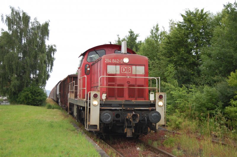 Gterverkehr auf der Teckbahn - Teil 1: Am 22.6.2009 nahm ich mir die Zeit FZT 56105 mit 294 842-0 an der Spitze in Dettingen/Teck bildlich festzuhalten.