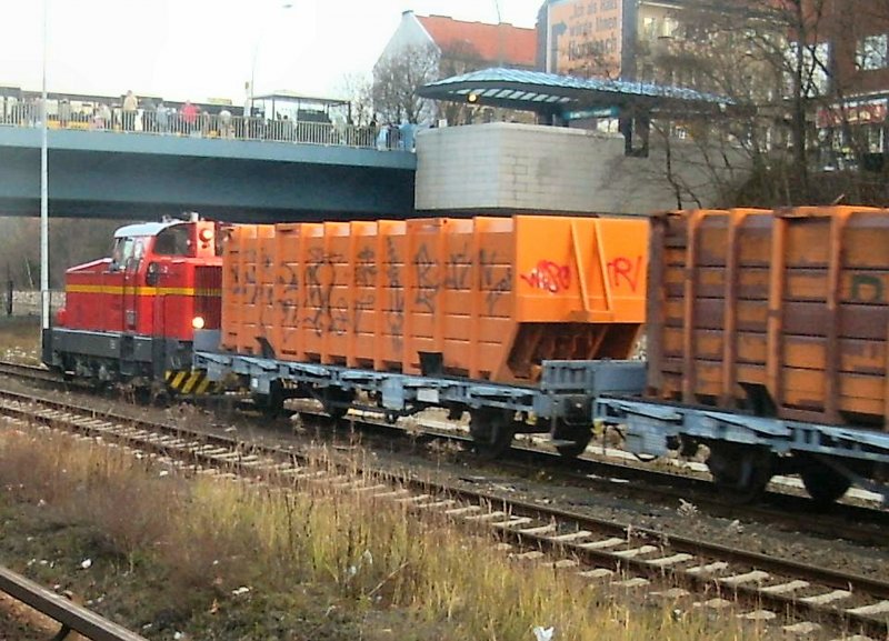 Gterverkehr in Berlin, hier ein Gterzug an der Hermannstrasse, 2007