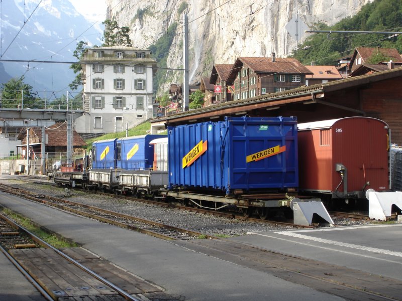 Gterwagen der BOB; Bahnhof Lauterbrunnen 30.07.08 