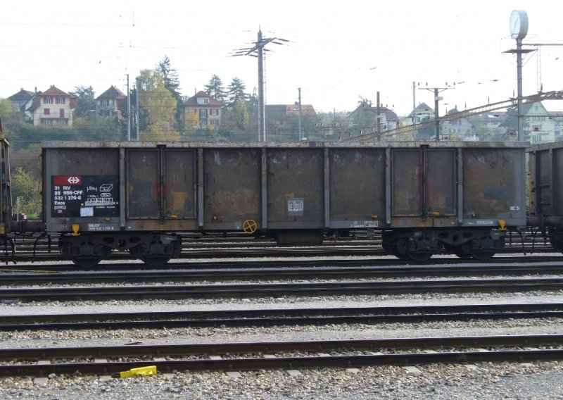 Gterwagen des Typ Eaos 31 85 532 1 276-8 Abgestellt im SBB Gterbahnhof von Biel - Bienne am 05.11.2006