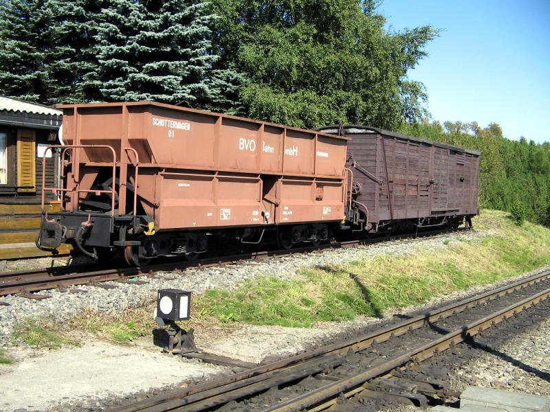 Gterwagen der Fichtelbergbahn in Oberwiesenthal zum 4. Schmalspurfestival am 09.09.06