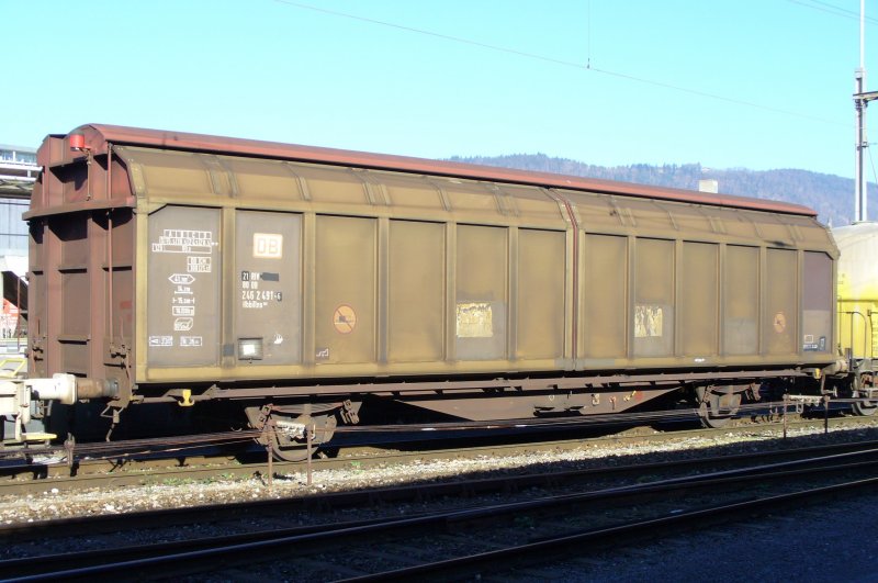 Gterwagen Hbbillns 21 80 246 2 491-6 im SBB Gterbahnhof von Biel/Bienne am 13.01.2007