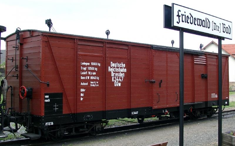Gterwagen der Traditionsbahn Radebeul am 20. 05.2004