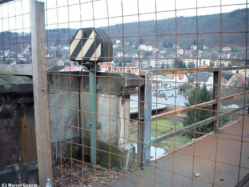 Gut erhaltenes Lichtsperrsignal auf der Werrabrcke in Hann.Mnden kurz vor dem Gterbahnhof.