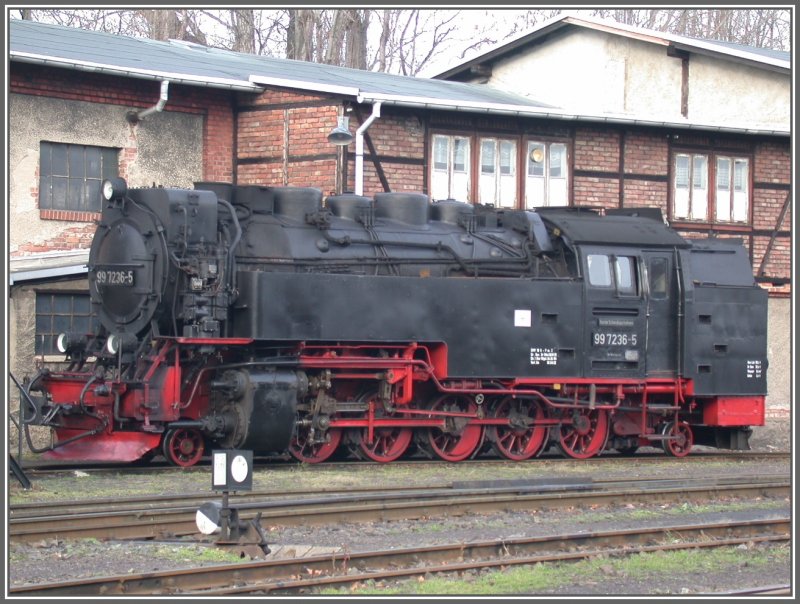 Gut gepflegte Neubaudampflok 997236-5 in Wernigerode Westerntor.(13.12.2006)
