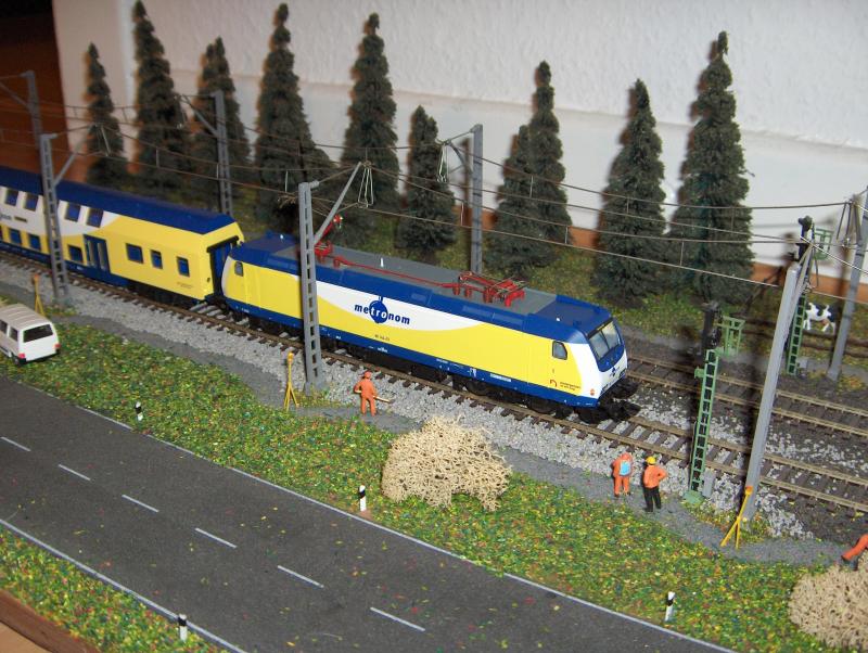 Gut und gnstig! Das modell der Metronom Lok ME-146 03 von Piko ist fr den Preis ein Gelungenes Modell und bringt Farbe ins spiel!