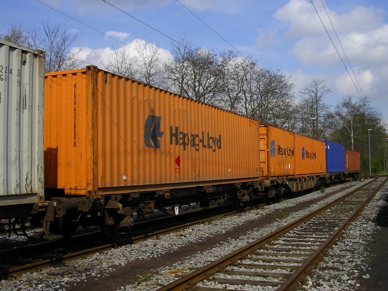 GZ Wagen mit Container von Hapag Lloyd.(13.04.2008)