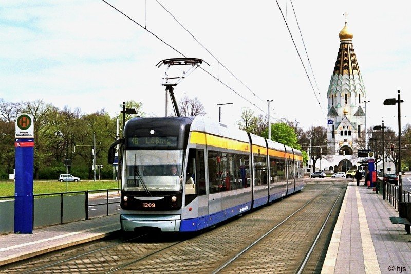 (H) Deutsche Nationalbibliothek, f�nf Jahre sp�ter (23. April 2008). Mit dem Classic XXL 1209 ist bereits die n�chste Generation von Niederflurwagen im Einsatz.