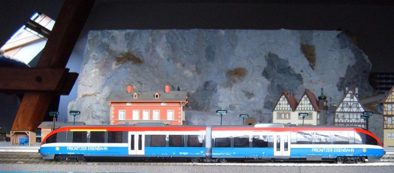H0-Modell des 2-teiligen Talent-Triebwagens der Prignitzer Eisenbahn GmbH. 
