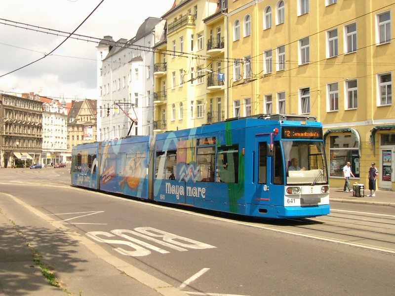 Halle / Saale: Wagen 641 am 16.05.2008 an der Haltestelle am Steintor.