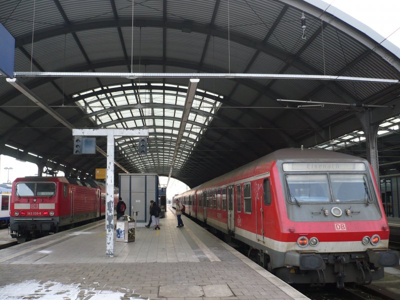 Halle an der Saale ist einer der wenigen Einsatzgebiete der Reisezugwagen Halberstdter Bauart, mit Steuerwagen Wittenberger Bauart. 
Die Zge fahren als RB oder RE nach Erfurt und Eisenach.
19.02.2009