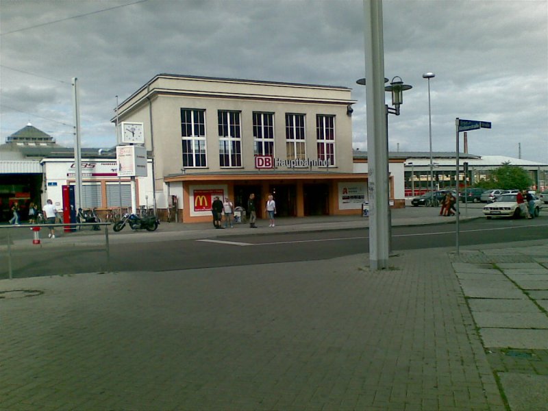 Halle (Saale) Hbf - Nebenbahnhofshalle von aussen