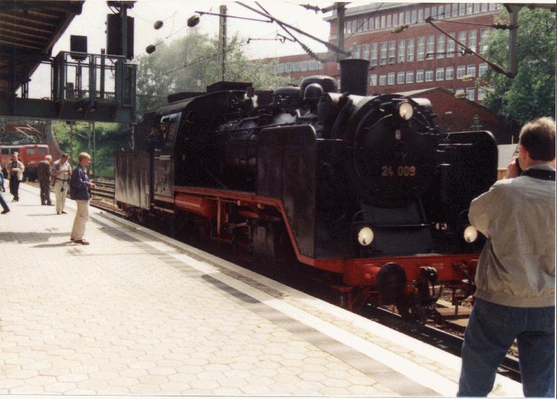Hamburg 1999. Nostalgiedampf. Hafenrundfahrt Hauptbahnhof, Harburg, Waltershof und retour. 