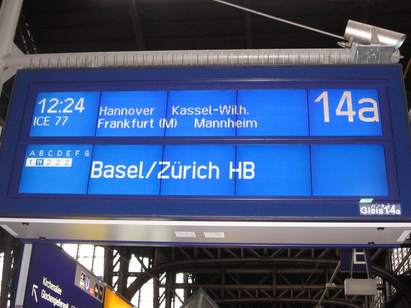 hamburg-hauptbahnof-8307-zugzielanzeiger-ice-90643.jpg