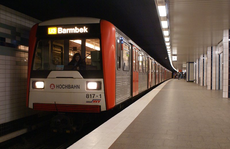 Hamburger U3nach Barmbek im Bahnhof Horner Rennbahn
14.02.2009