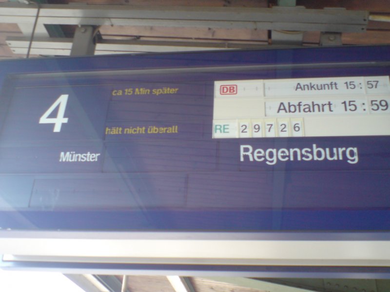Hamm(Westf)- 02.06.2008 - Dieser Zug wird niemals das angegebene Ziel erreichen! Der Rhein-Mnsterland-Express sollte an diesem Tag bis Rheine fahren, fuhr dann aber mit ca. 30Min.+ nur bis Mnster(Westf) Hbf.
