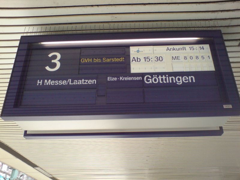 Hannover Hbf am 03.05.2008. An Gleis 3 steht der Metronom aus Uelzen nach Gttingen ber Elze, Kreiensen, Northeim. Nchster Halt ist Hannover-Bismarkstrae.