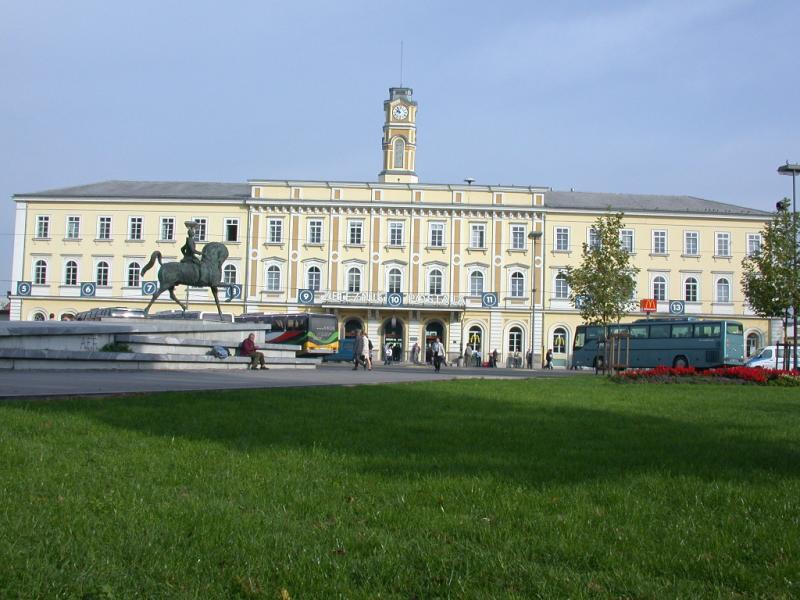 Hauptbahnhof Ljubljana Slowenien (08.10.2001)