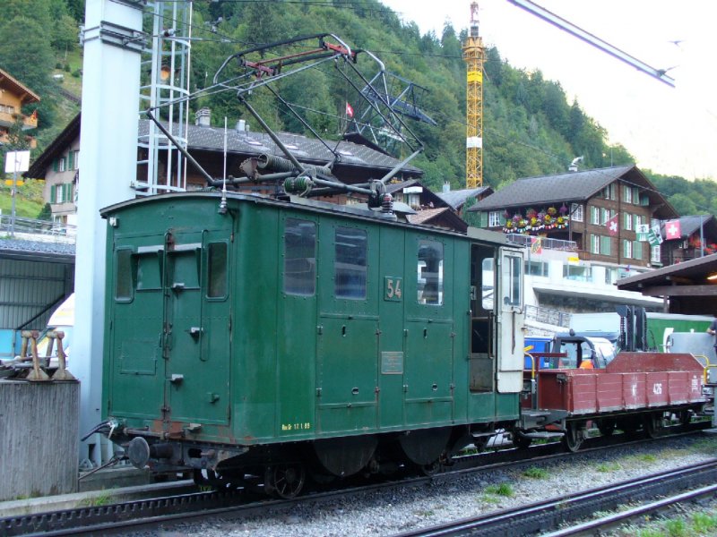 He 2/2 54 bei Rangierarebiten im Bahnhof von Lauterbrunnen am 06.09.2006