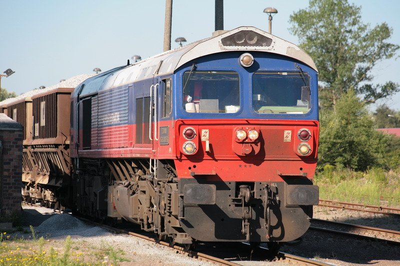 Heavy Haul Power mit der Class 66 hat einen Splittzug nach Schwerin Sd gebracht. 24.07.2008