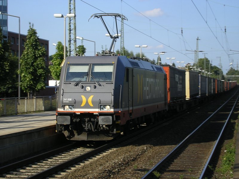 HectorRail E 241 006  Carlrissian  kommt mit 15 Minuten Versptung und hohen (zugelassenen)Tempo durch den Recklinghausener Hbf.(11.09.2008)