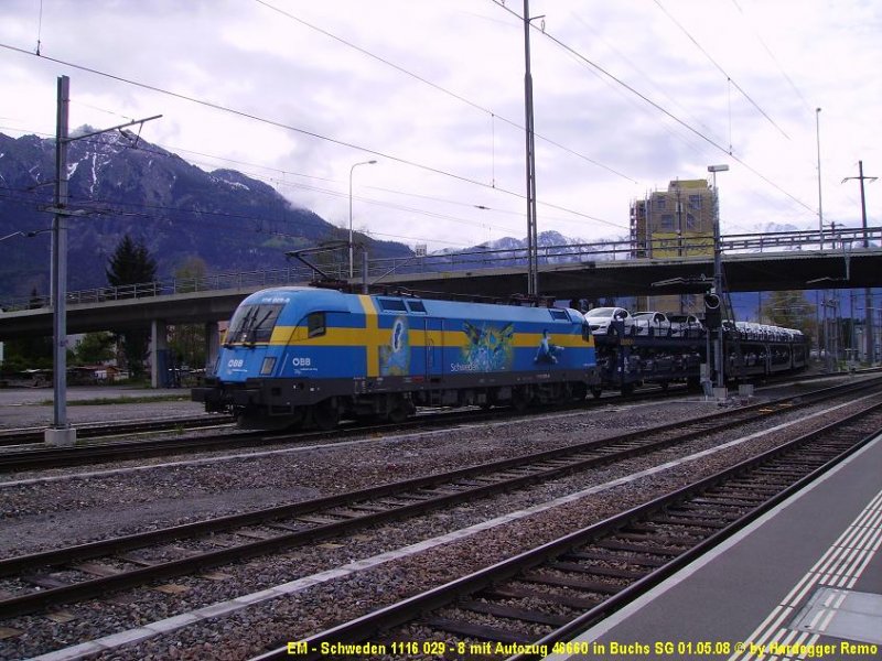 Heja Sverige in Buchs SG.. 1116 029-8 brachte den Autozug 46660.
01.05.08