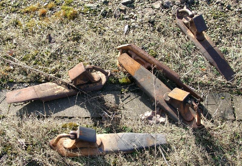 Hemmschuhe, ein wenig unordentlich, mehr vergessen.