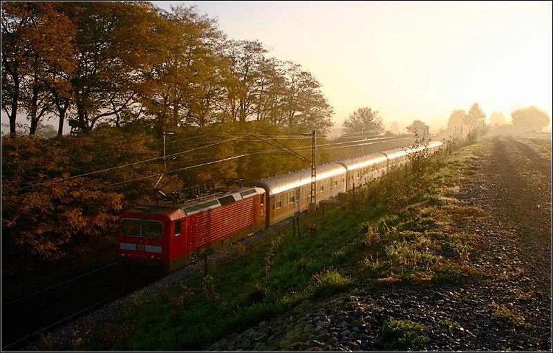 Herbstliche Morgenstimmung an der Remsbahn am 28.10.2005 (M)