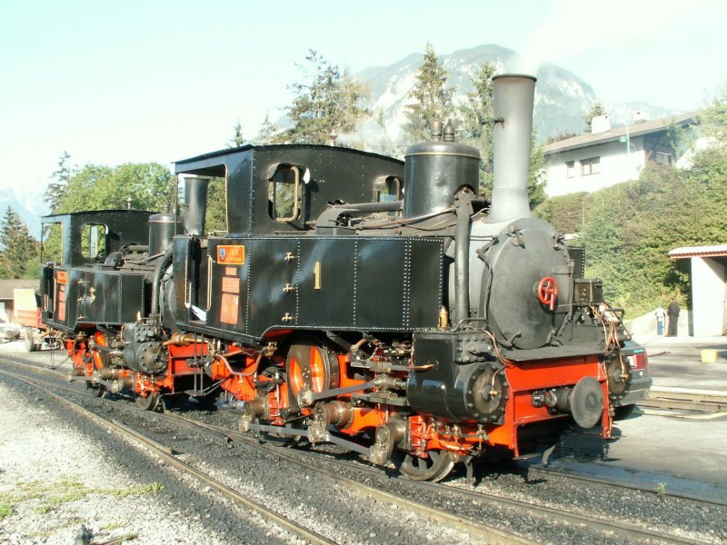 Heute mit Vorspann ? Nein,beide Loks wollen Wasser (Hydrant)
Jenbach 23.09.06