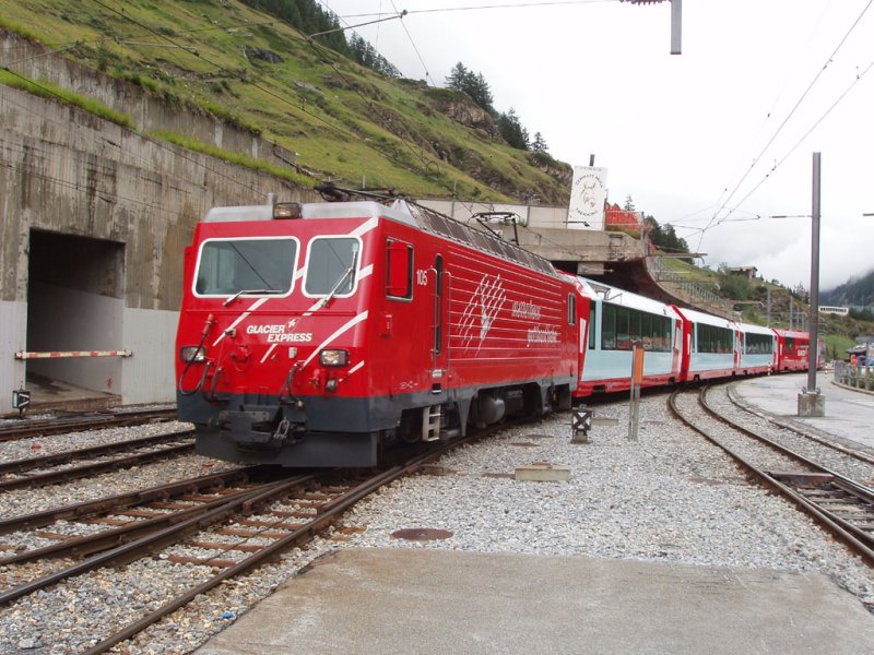 HGe 4/4 105 mit Glacier Express wagen in Zermatt. 09.08.07