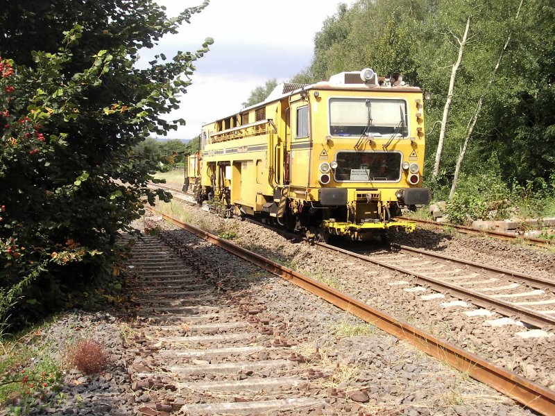 Hier eine 08-32 beim gleisumbau zwischen Hameln und Hess.Oldendorf