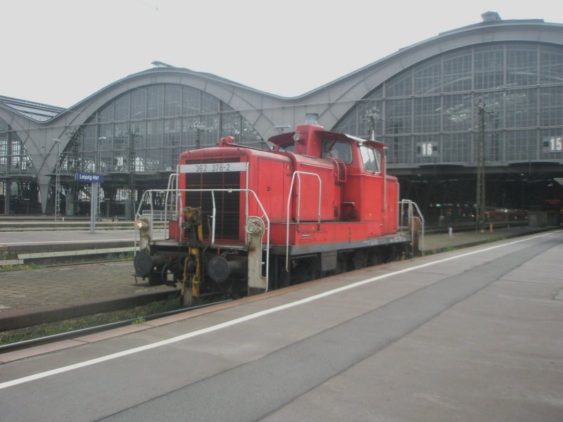 Hier 362 378-2, bei der Ausfahrt am 28.10.2009 aus dem Leipziger Hbf.