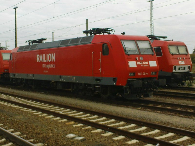 Hier eine am18.9.2008 abgestellte BR 145 der DB in Angermnde.