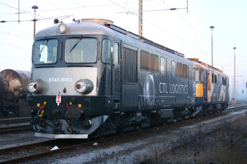 Hier von der anderen Seite die CTL fuhre.ST43-R003 und 007 in Guben am 31.12.08