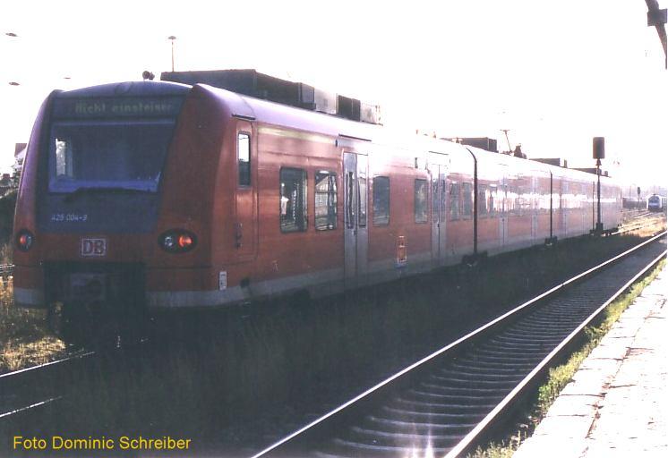 Hier die Br. 425-004-9 in Stendal!! Aufgenommen am 03.10.2004